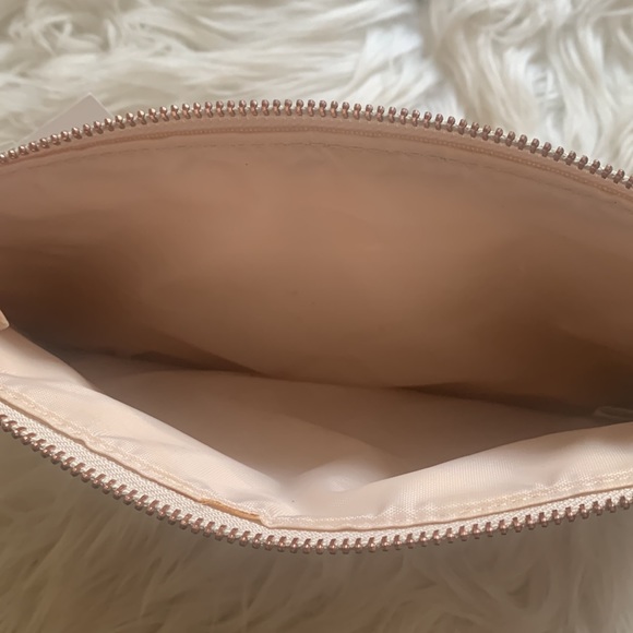 Burberry Makeup Bag Pouch NWT brand new with tag - Picture 5 of 9